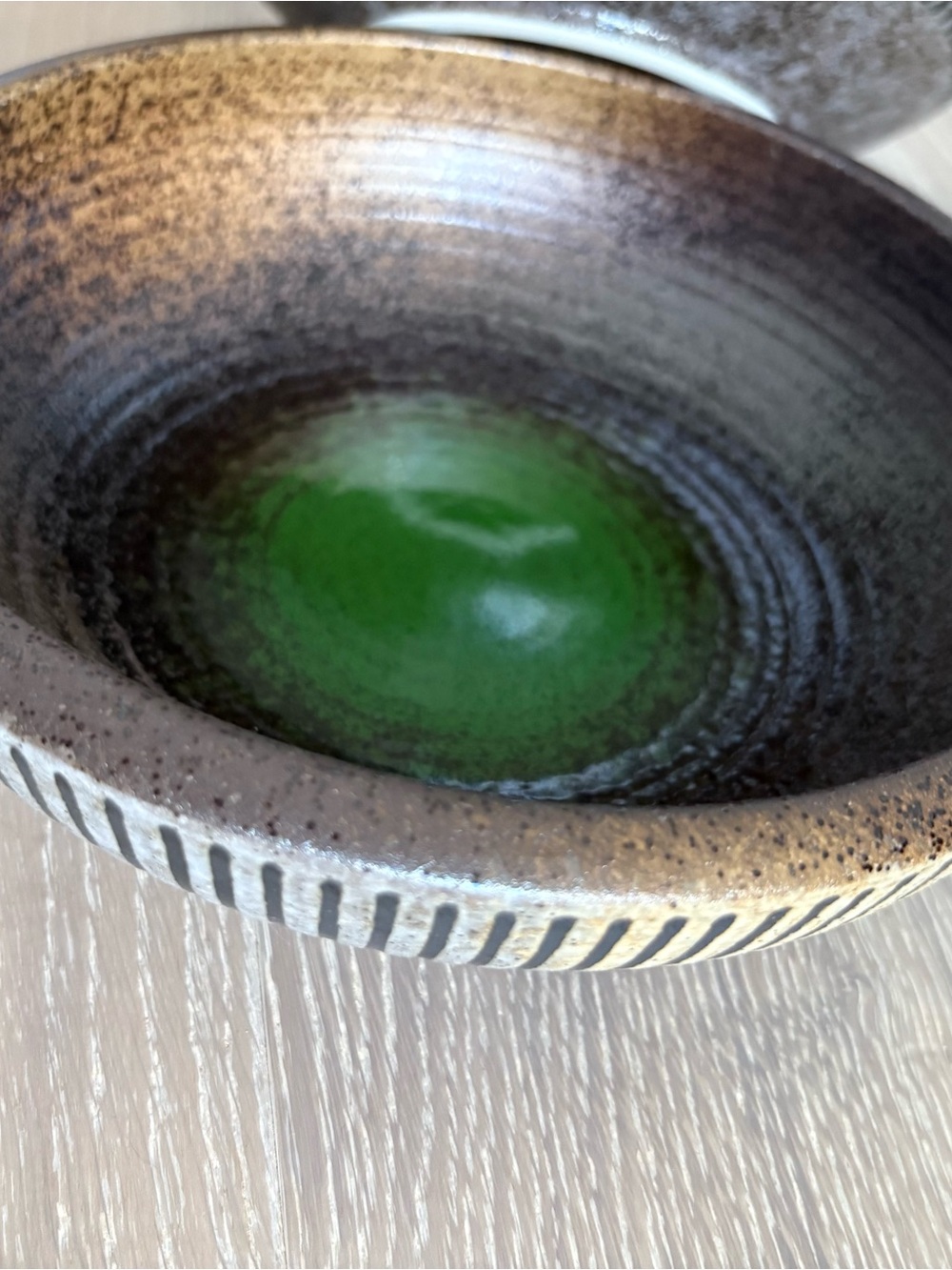 Japanese Stoneware Ceramic Wide Shallow Bowl Set - Picture 9 of 15